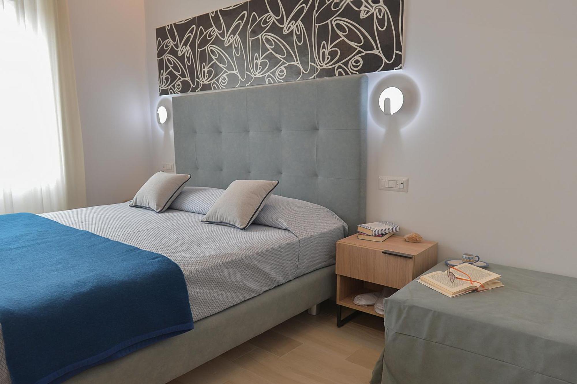 Charming Rooms Amalfi Coast Maiori Bagian luar foto