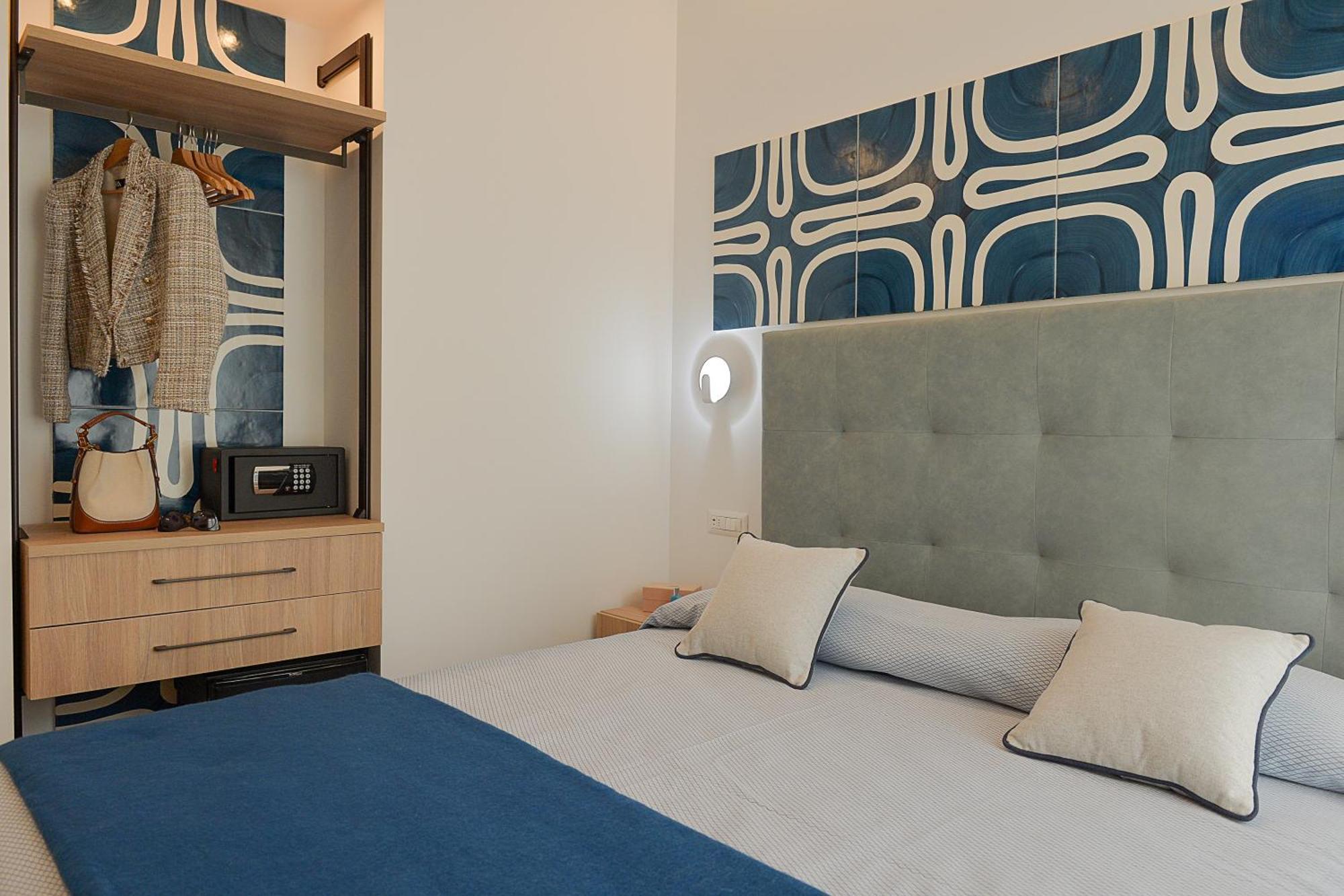 Charming Rooms Amalfi Coast Maiori Bagian luar foto