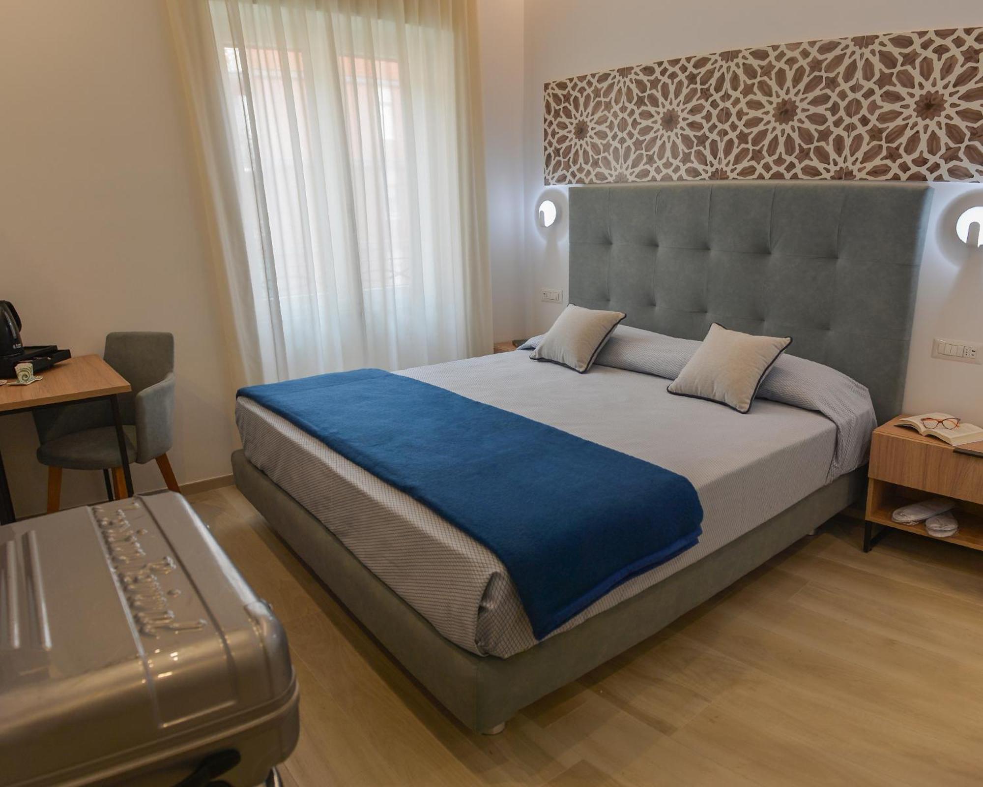 Charming Rooms Amalfi Coast Maiori Bagian luar foto