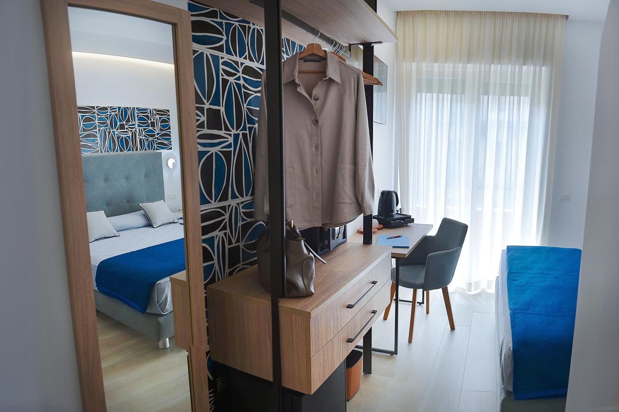 Charming Rooms Amalfi Coast Maiori Bagian luar foto