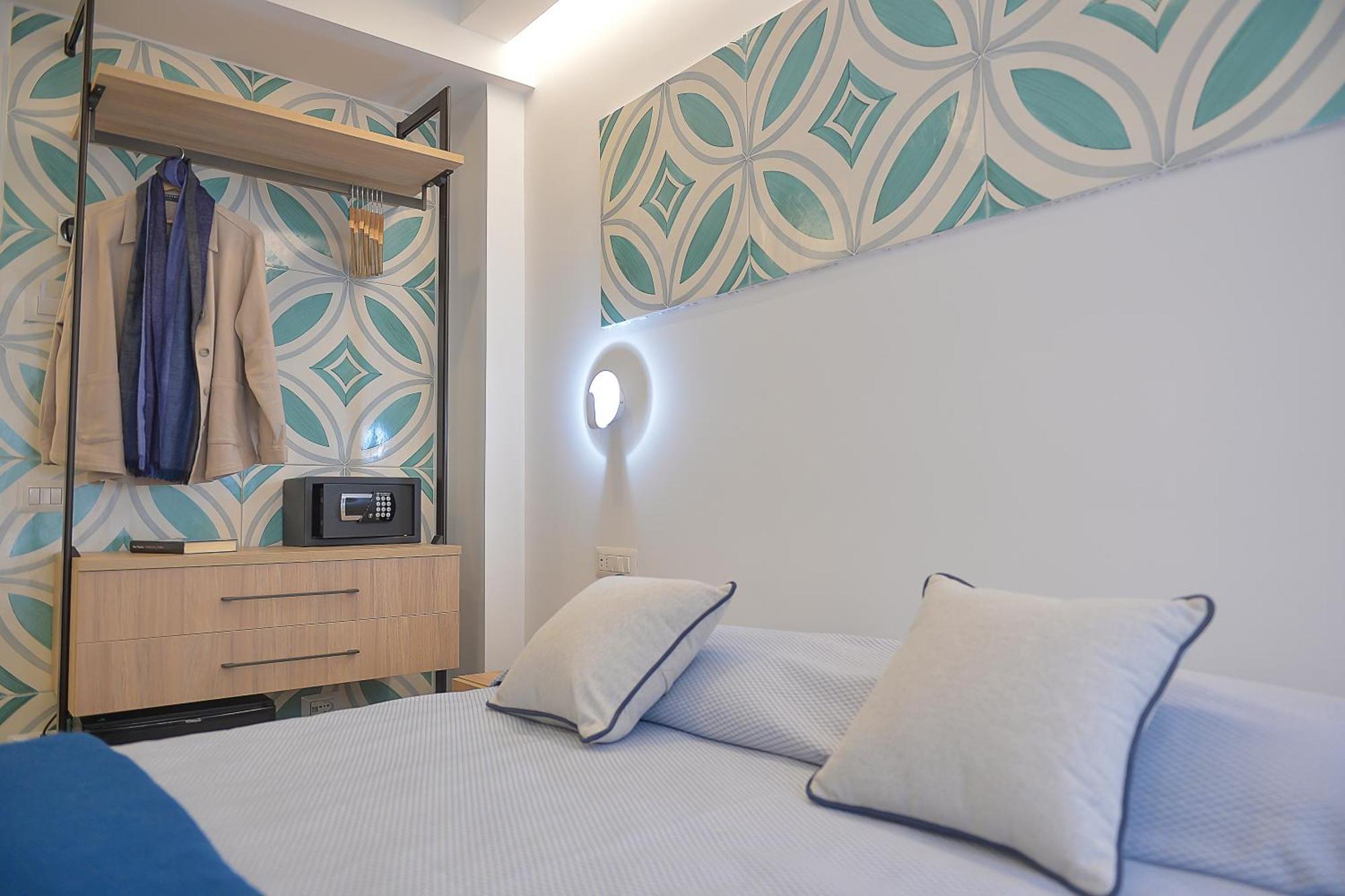 Charming Rooms Amalfi Coast Maiori Bagian luar foto