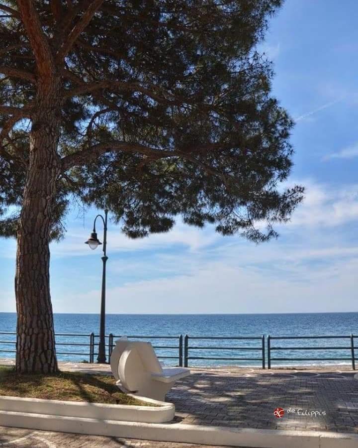 Charming Rooms Amalfi Coast Maiori Bagian luar foto